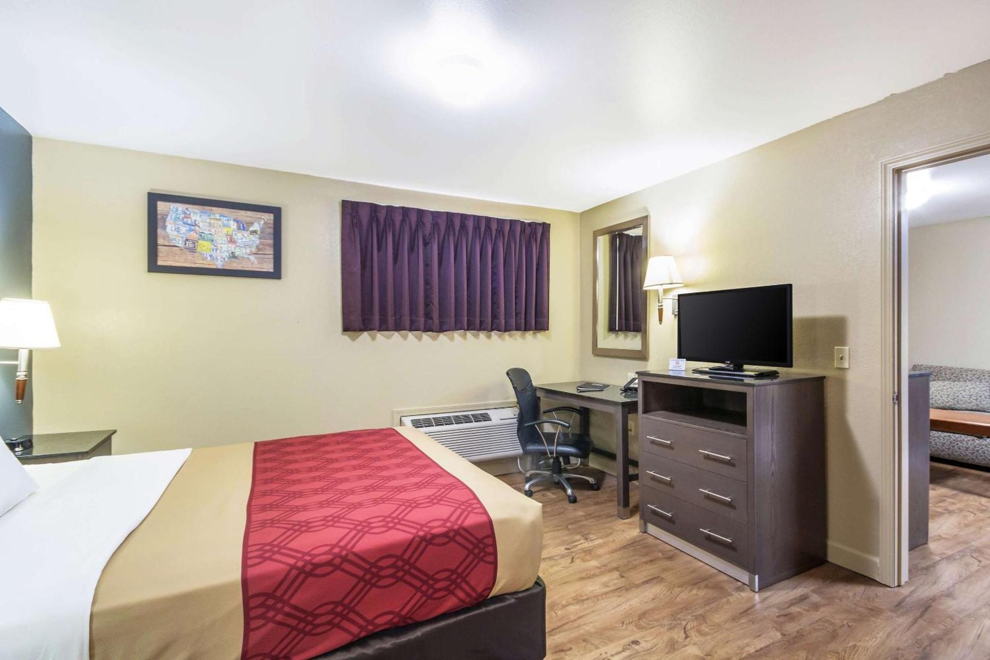 Econo Lodge Inn & Suites I-35 At Shawnee Mission Overland Park Exterior foto