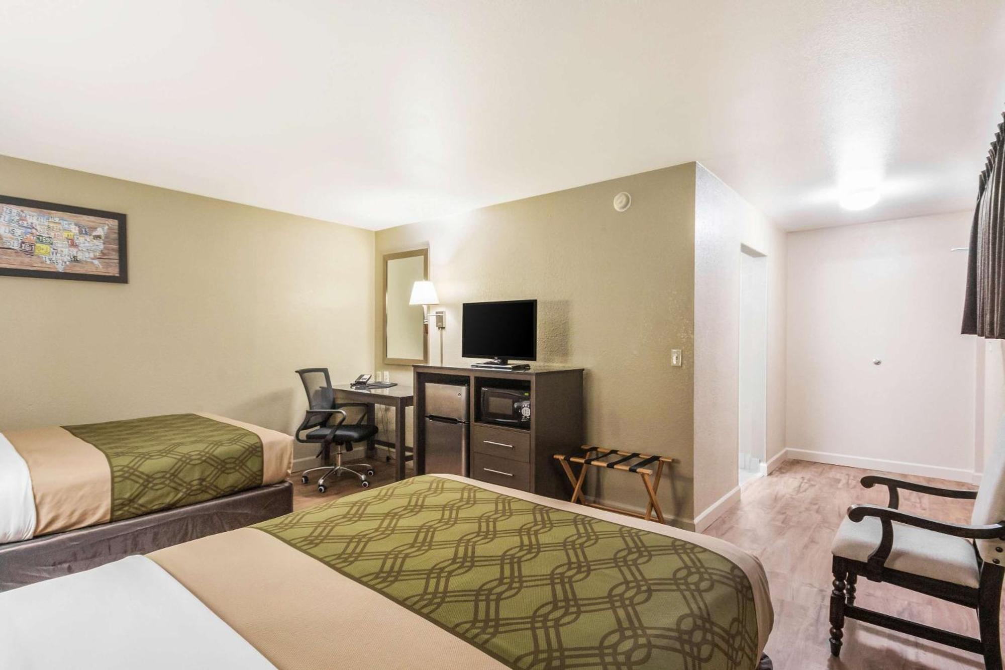 Econo Lodge Inn & Suites I-35 At Shawnee Mission Overland Park Exterior foto