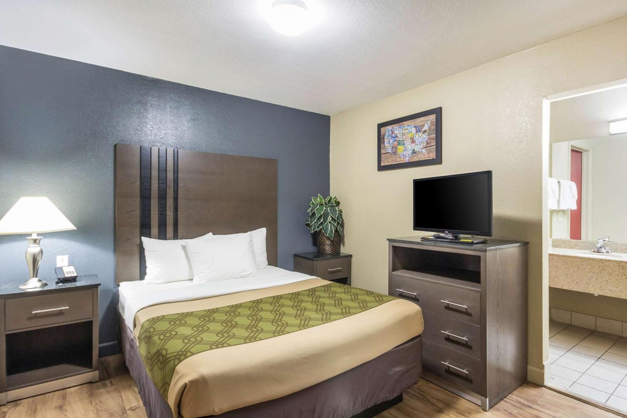 Econo Lodge Inn & Suites I-35 At Shawnee Mission Overland Park Exterior foto