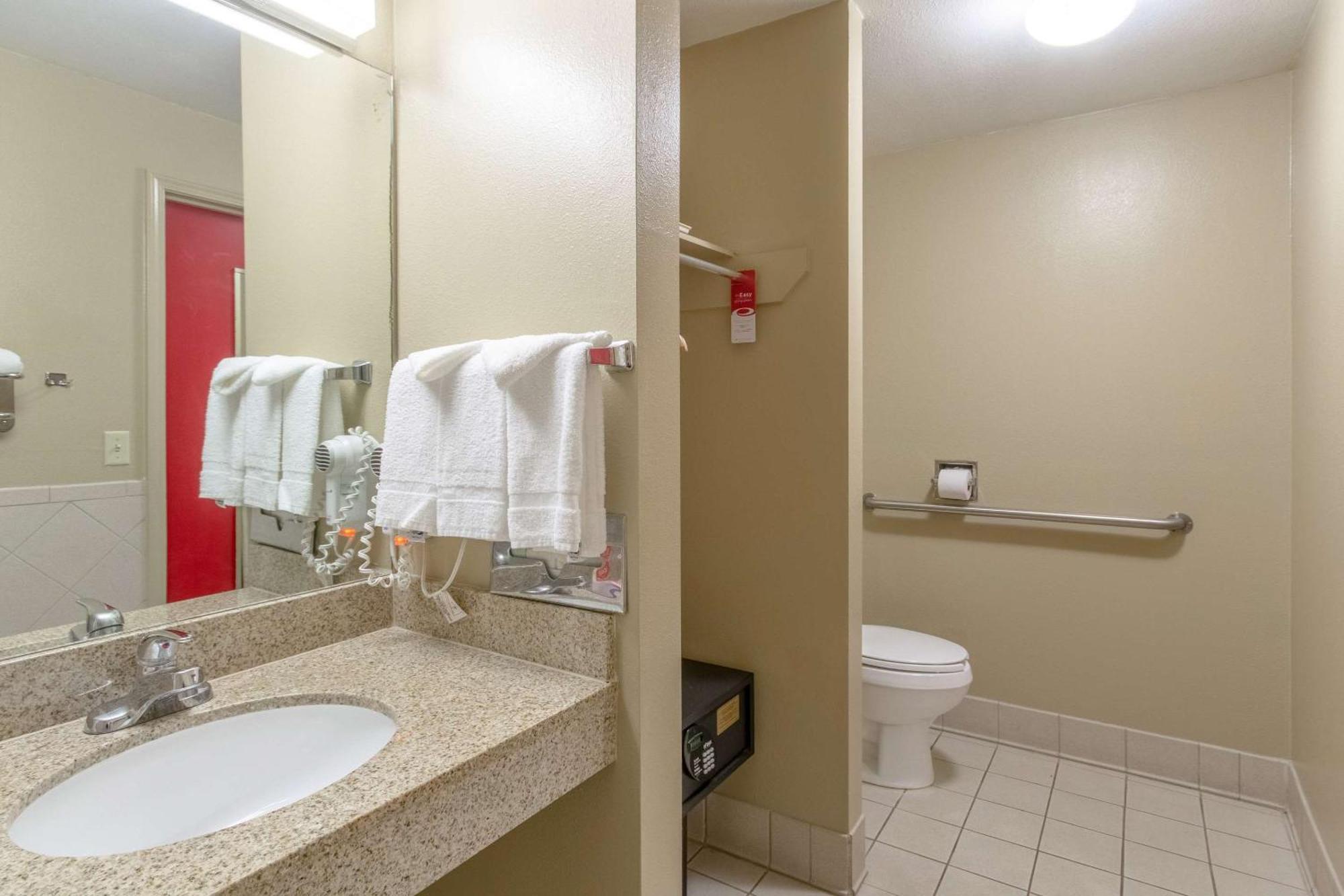 Econo Lodge Inn & Suites I-35 At Shawnee Mission Overland Park Exterior foto