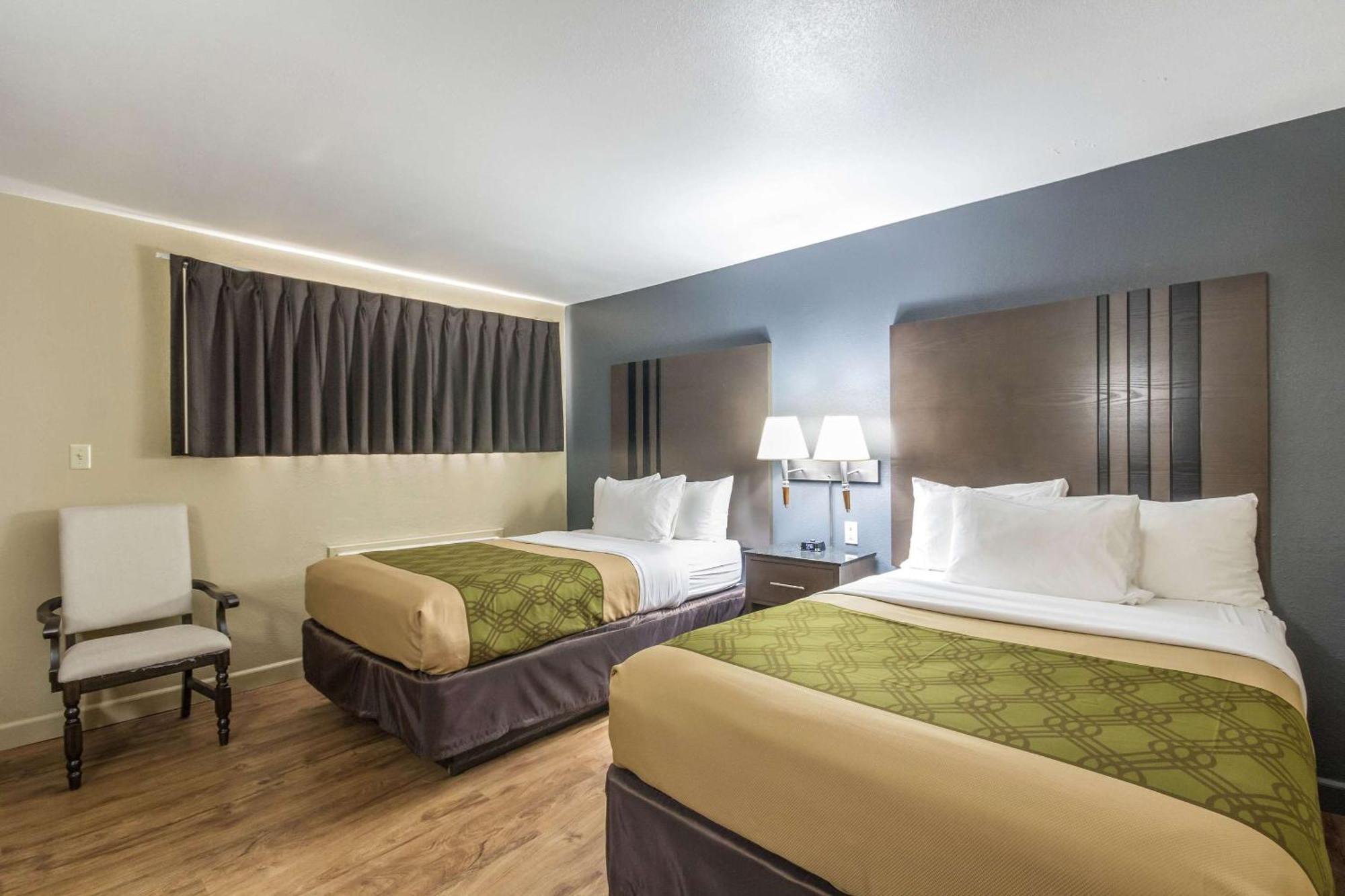 Econo Lodge Inn & Suites I-35 At Shawnee Mission Overland Park Exterior foto