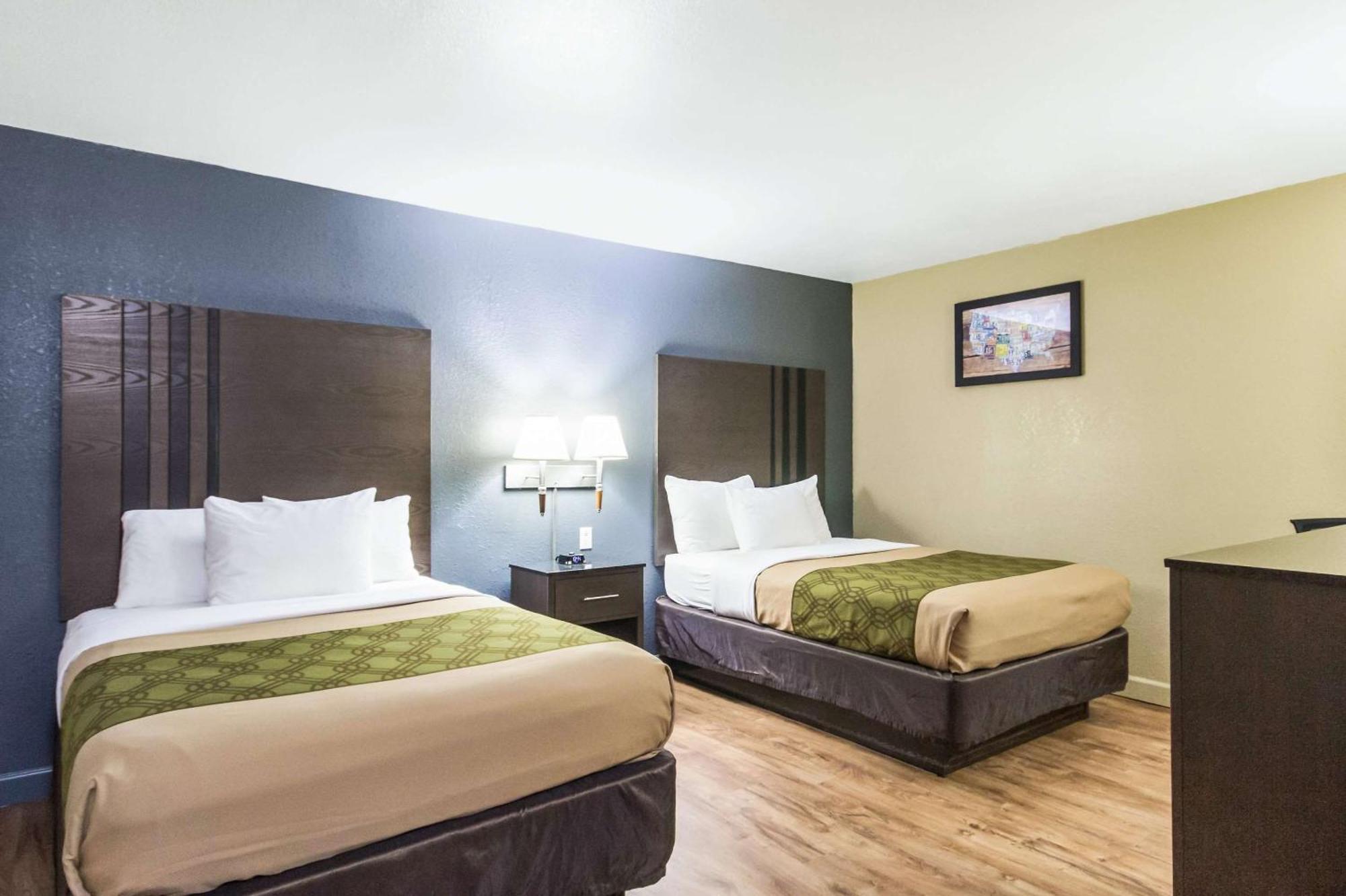 Econo Lodge Inn & Suites I-35 At Shawnee Mission Overland Park Exterior foto