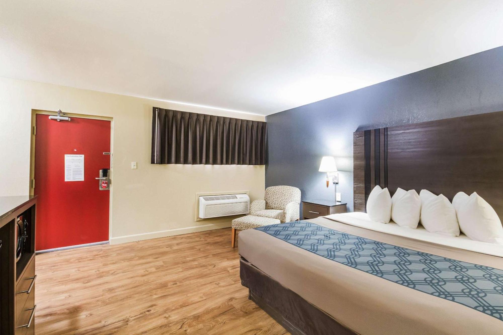 Econo Lodge Inn & Suites I-35 At Shawnee Mission Overland Park Exterior foto
